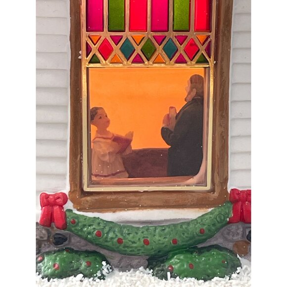 St Nicholas Square Country Chapel 2005 Lighted Village Christmas Holiday Decor - Picture 3 of 9